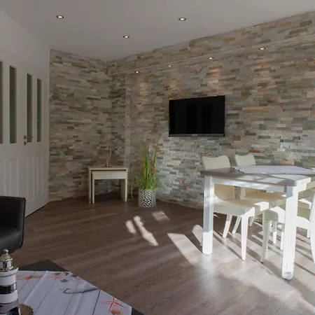 Mitschip Apartment